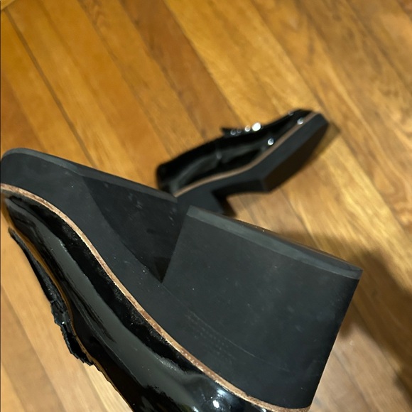 Eileen Fisher Shiny Black Loafers - Picture 4 of 8